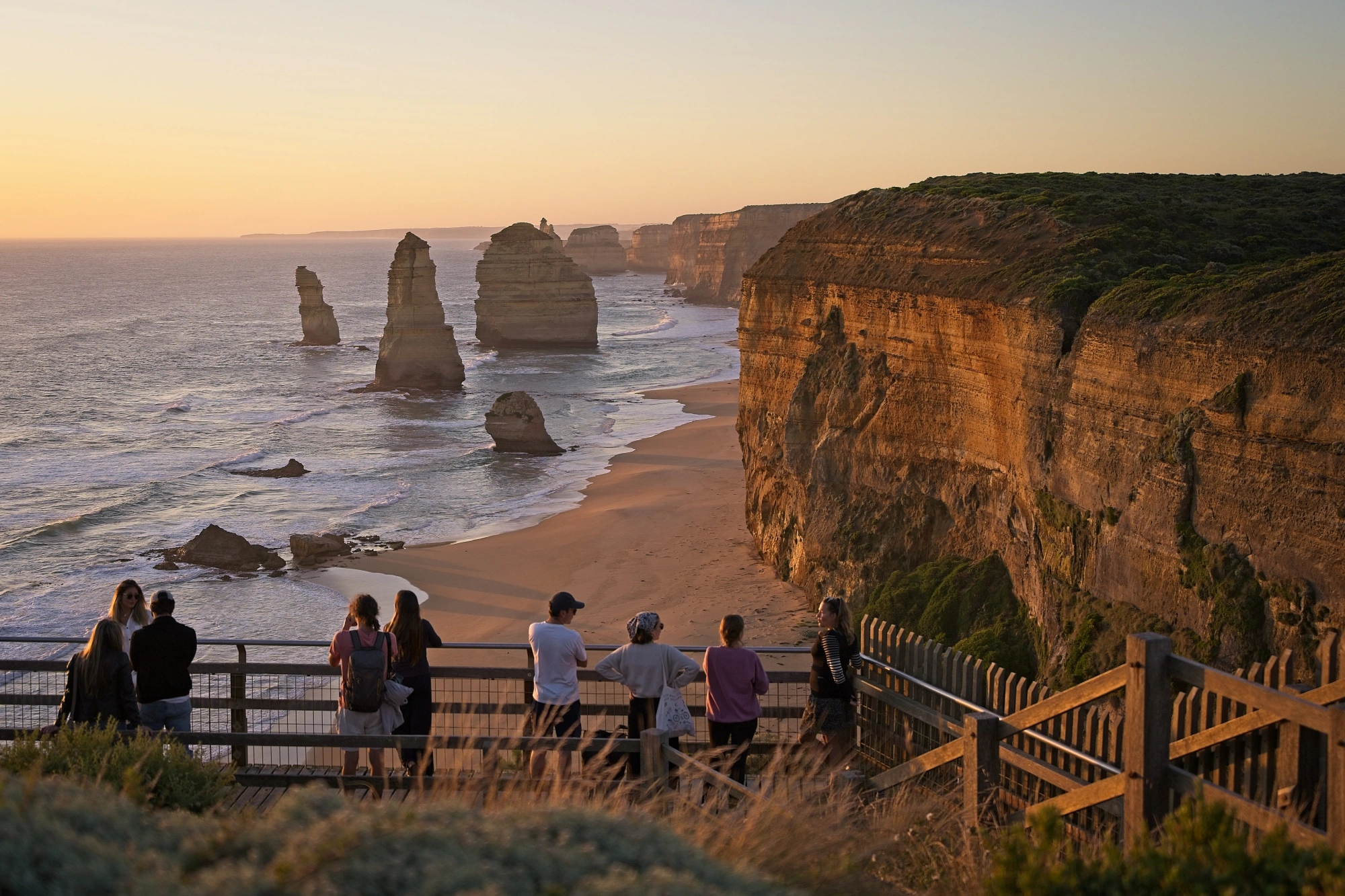 2-Day Great Ocean Road Private Tour with Twelve Apostles Sunset