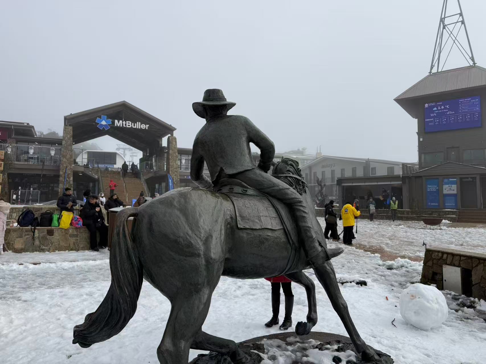 Mount Buller village square with Man from Snowy River statue
